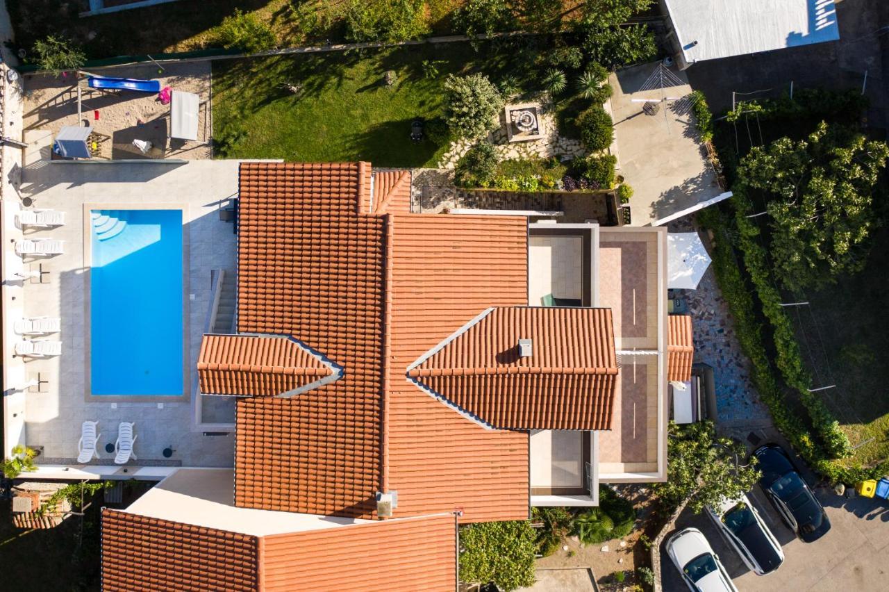 Apartament House Lijan Veglia