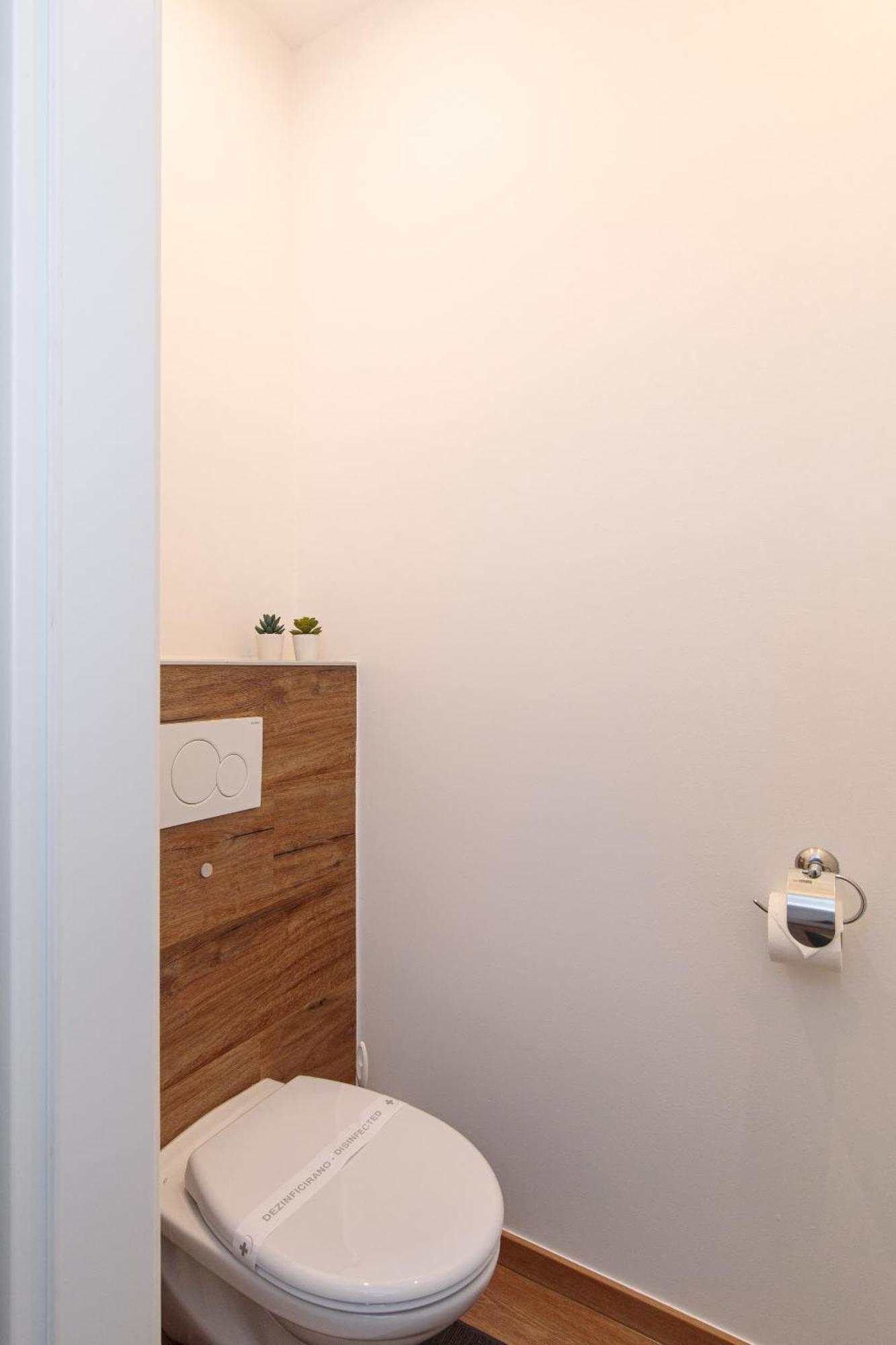Apartament House Lijan *