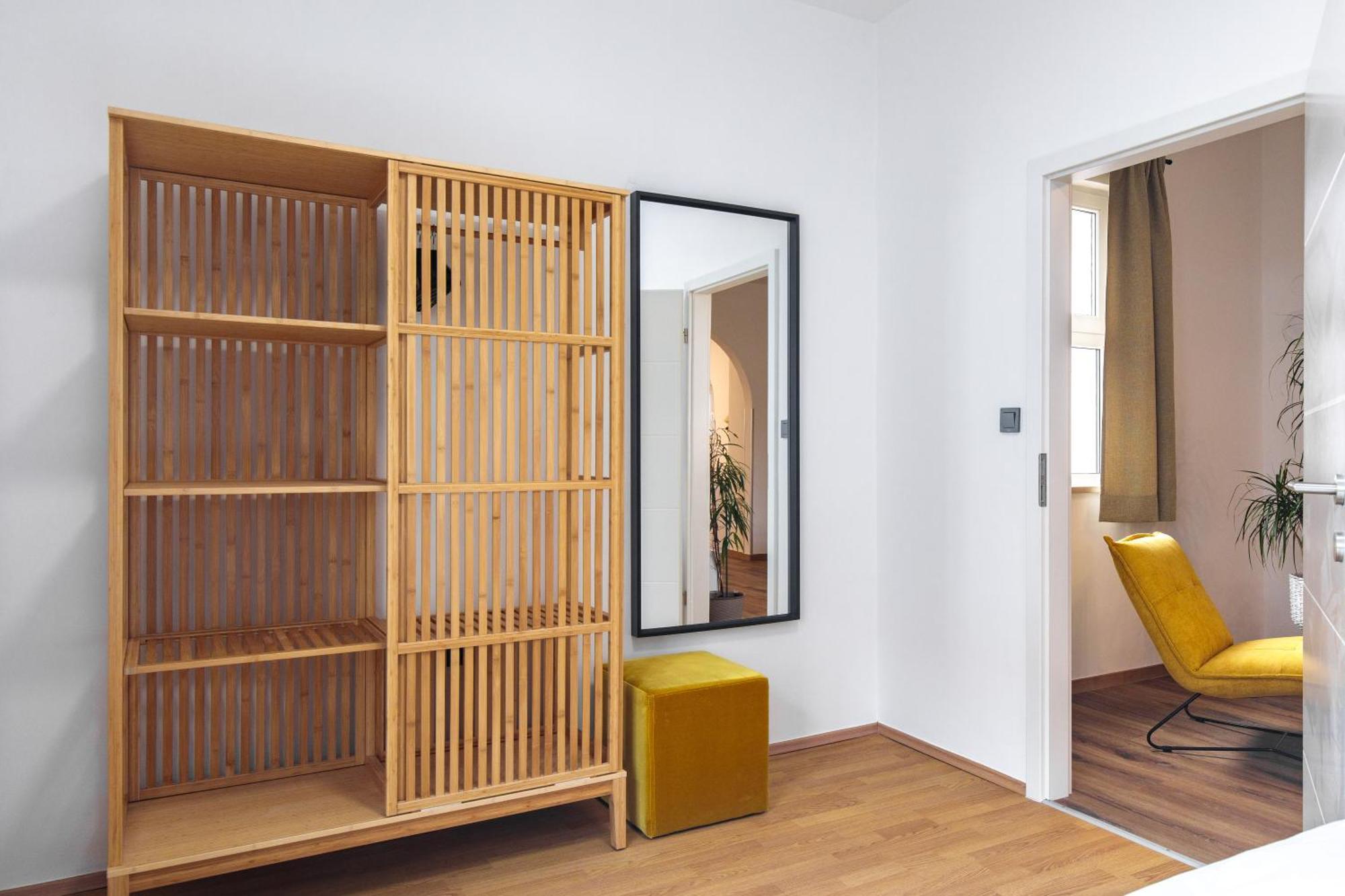 Apartament House Lijan *