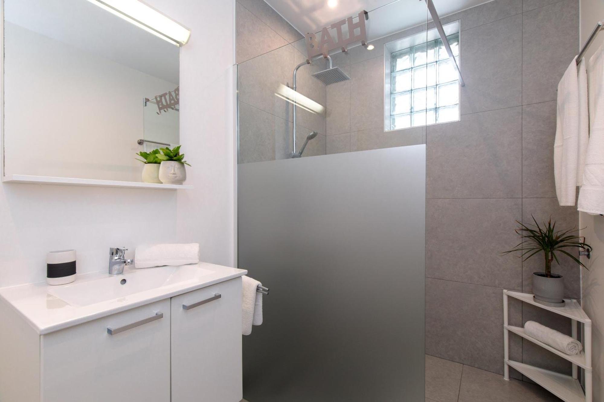 Apartment House Lijan Krk Town