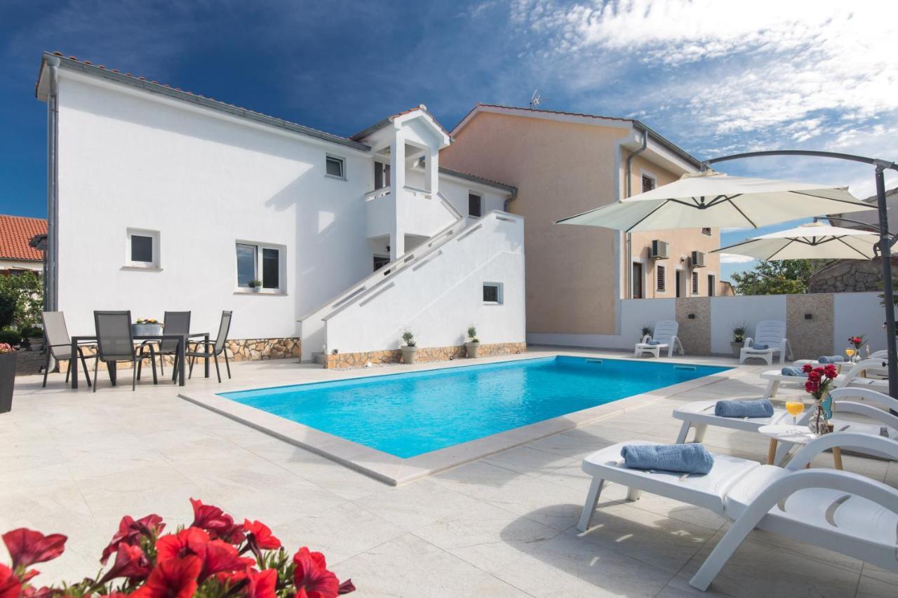 Apartment House Lijan *